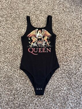Queen Bodysuit - size small